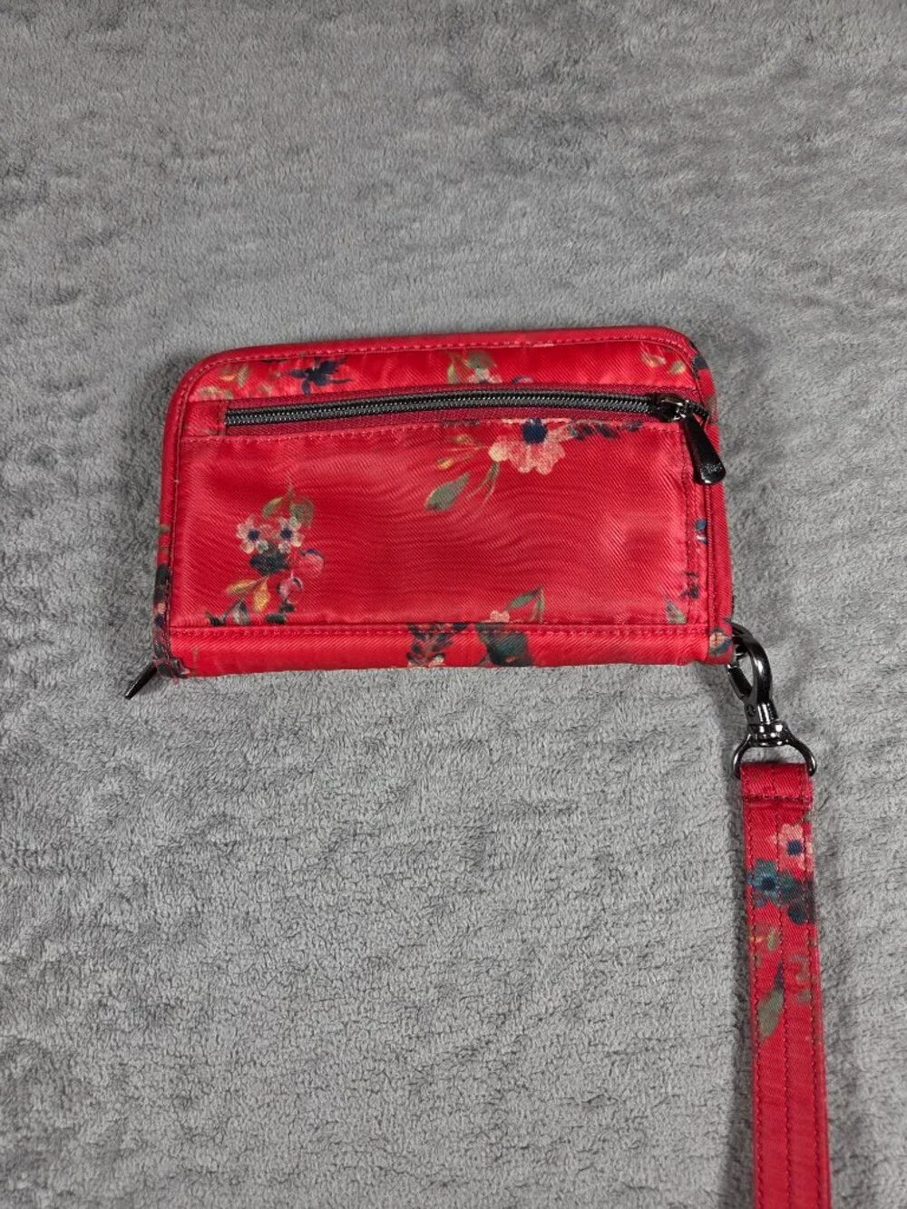 Lug Tandem Zip RFID Wristlet Wallet in Bouquet Red Floral Pattern Full Zip